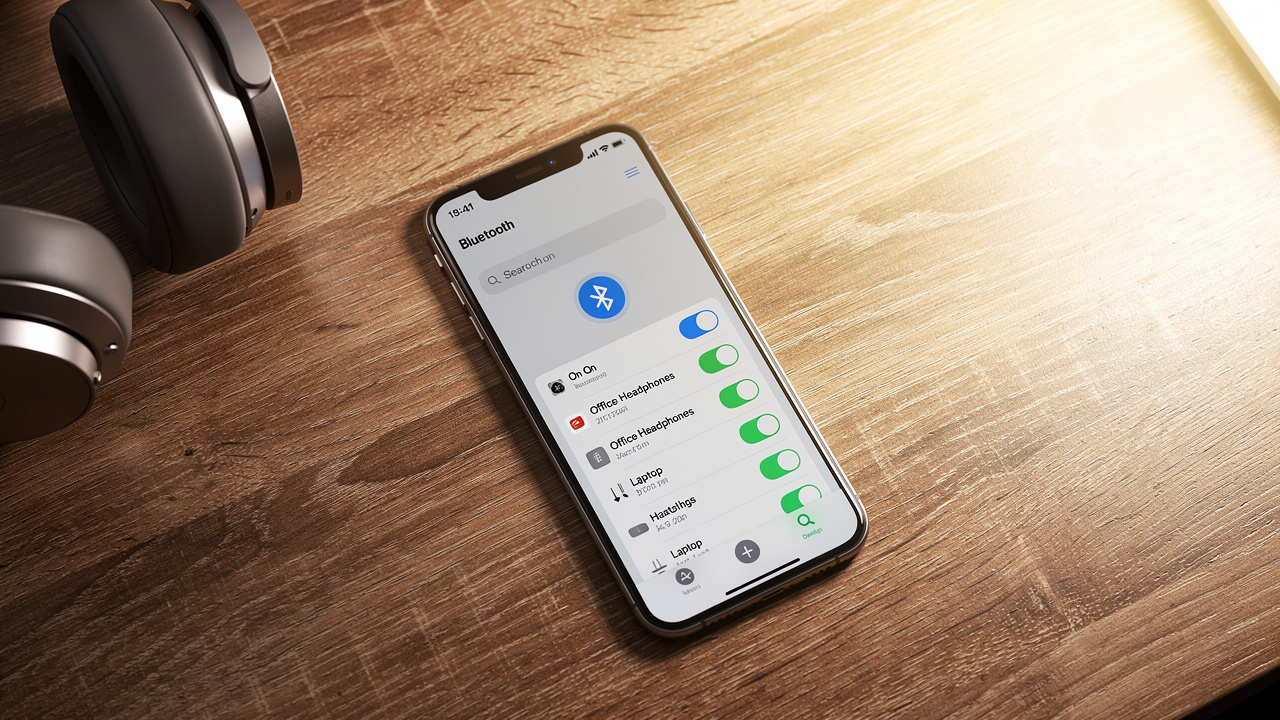 Ekran telefonu z włączonymi ustawieniami Bluetooth